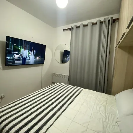 فيلة Private